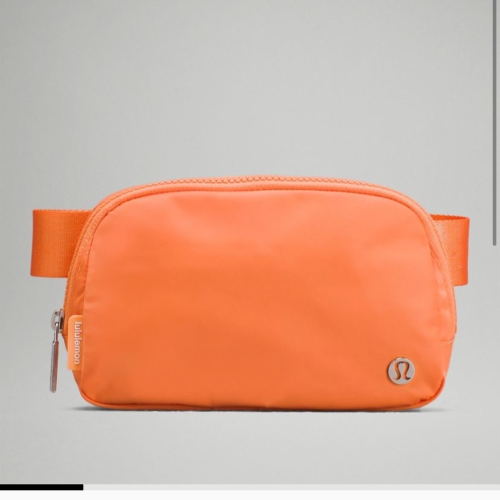 Lululemon Everywhere Belt Bag